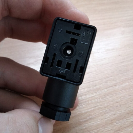 Conector bobina electrovana